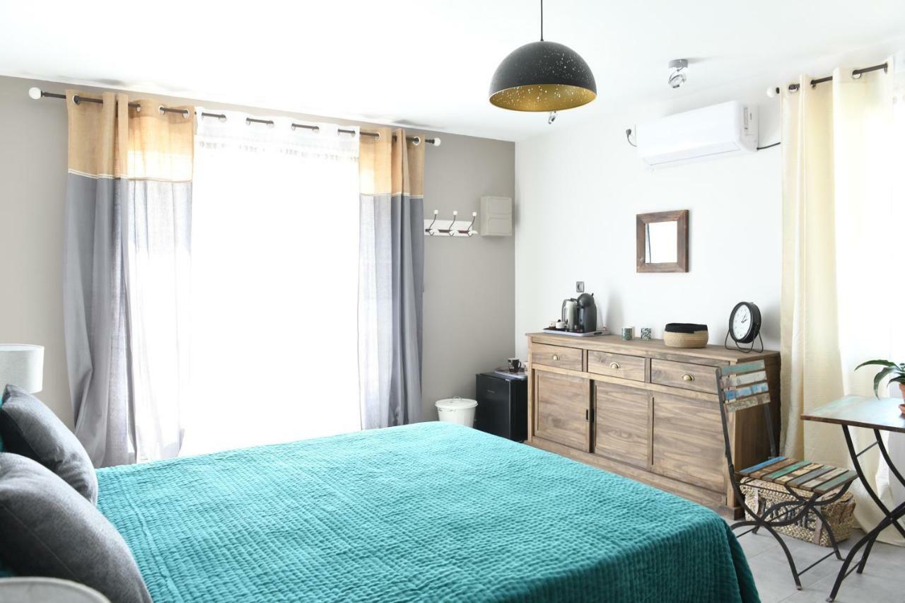 Chambre D'Hotes Du Charme Provencal Sénas Zewnętrze zdjęcie